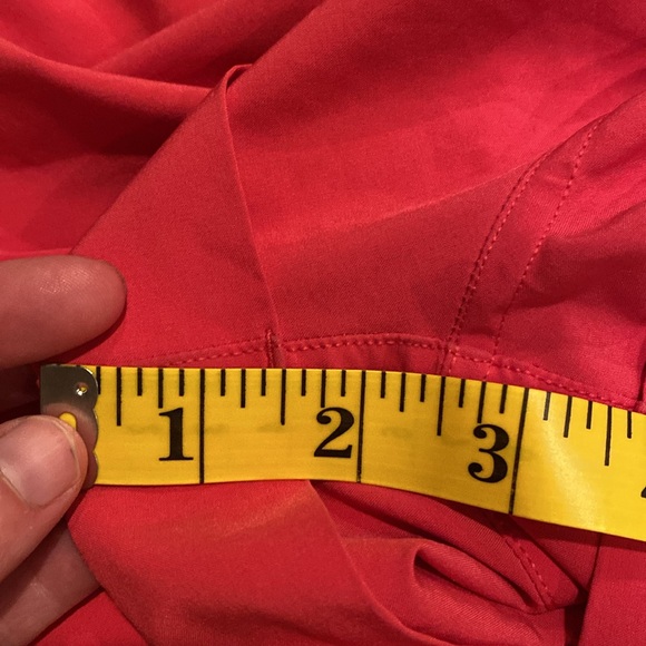 Hot pink drawstring Lululemon shorts 2.5 inch size 4 - Picture 3 of 10